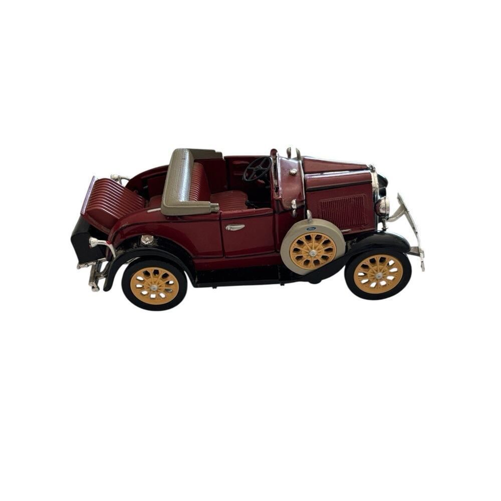 National Motor Museum Mint 1931 Ford Model Red 1:32 Collectible Toy